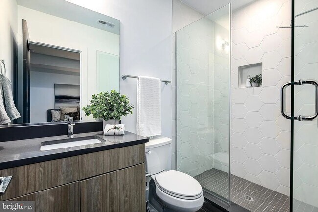 Building Photo - Charming 2BR House in Washington, DC