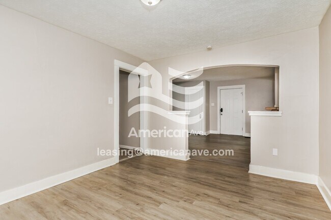 Building Photo - 329 Pointview Ave