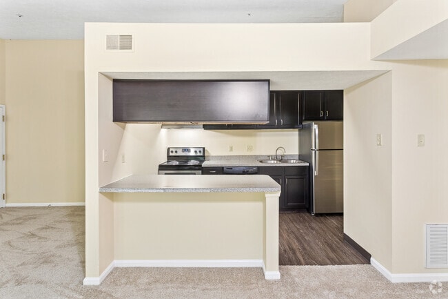 3BR, 1.5BA - 1,650SF - Kitchen - Hawthorne Manor