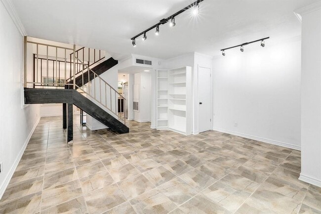 Building Photo - 9534 Quail Village Ln