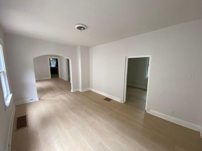Foto del edificio - Beautiful Large 3 Bedroom Home West Cleveland