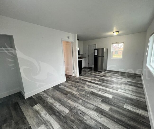Building Photo - Roseville Lane Apartments