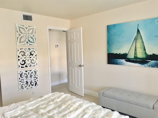 Foto del edificio - 6407 Bay Club Dr