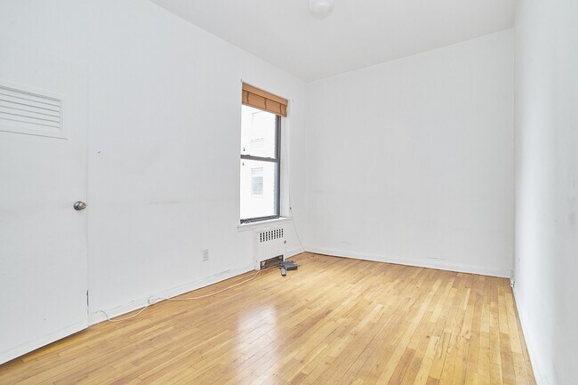 Building Photo - 140 Claremont Avenue