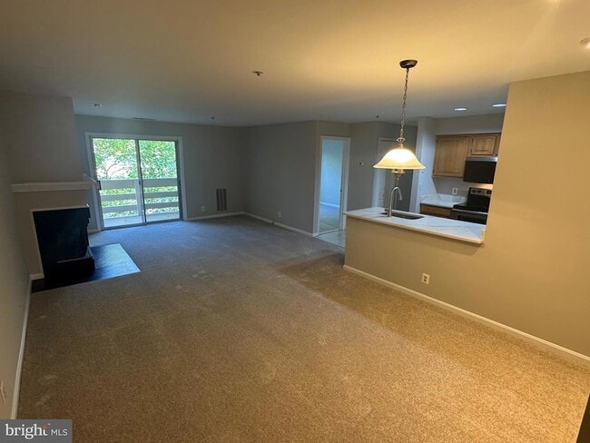 Photo - 240 S Reynolds St Apartment