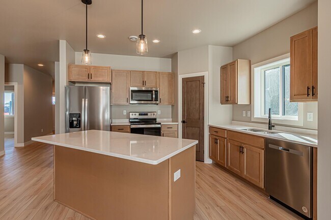 Foto del edificio - 5846 James Dr W