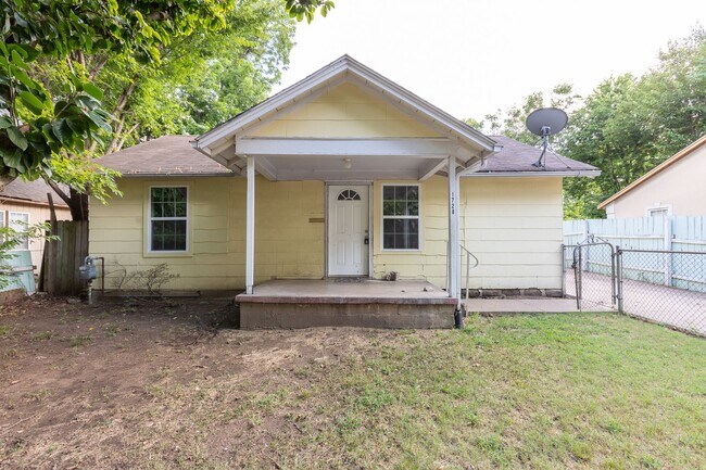 Building Photo - Cute home in Crutchfield w/Open Floor Plan...