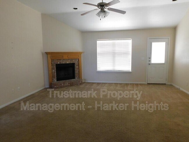 Building Photo - 702 Aries Dr