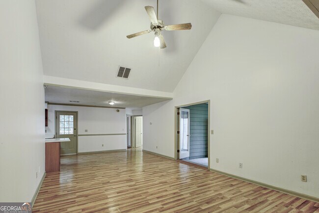 Foto del edificio - 322 Wood Ridge