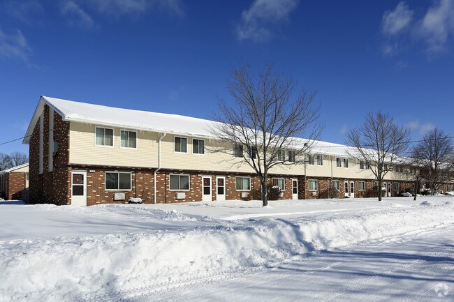 Foto del edificio - Marshall Plaza Apartment Homes