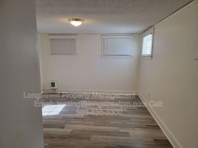 Foto del edificio - 1745 NW Jackson Ave