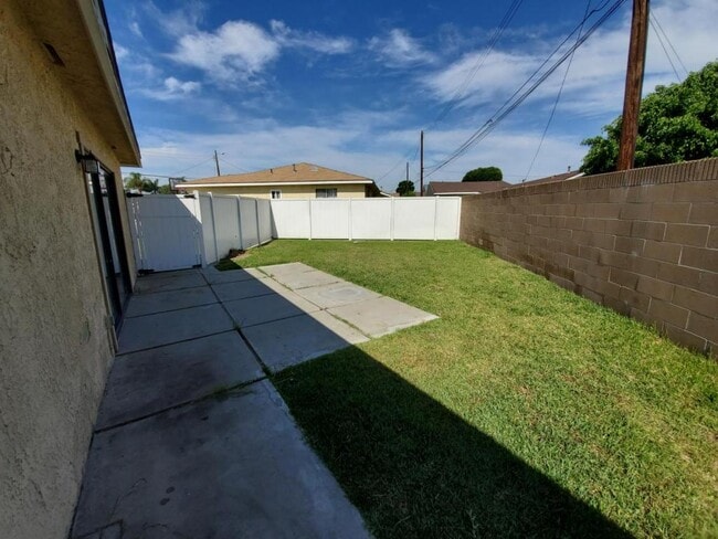 Building Photo - 15552 Cornuta Ave.
