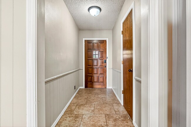 Building Photo - 225 N Terry Dr