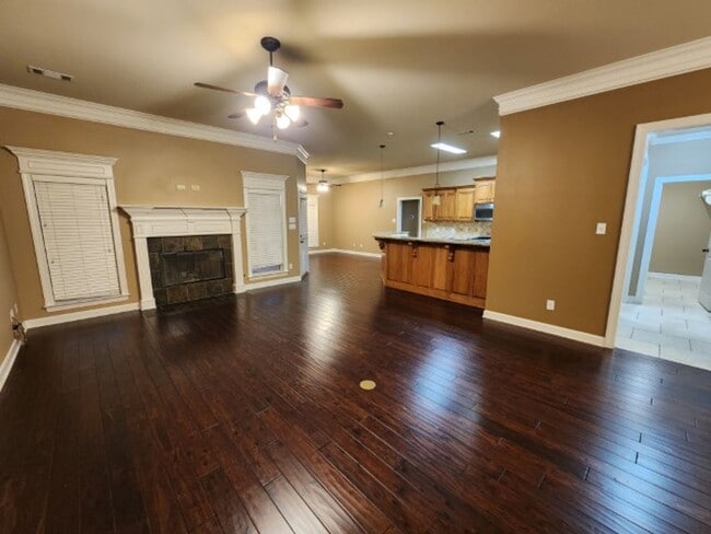 Foto del edificio - 128 Beaver Creek Ln
