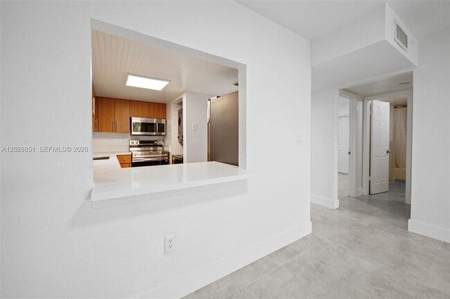 Foto del edificio - 10090 NW 80th Ct
