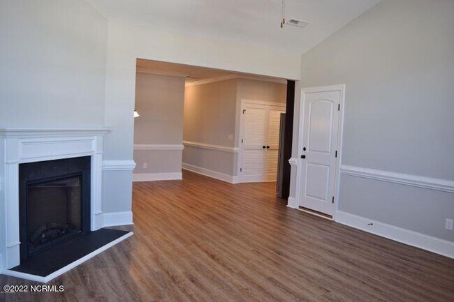 Building Photo - 3500 Gaston Way