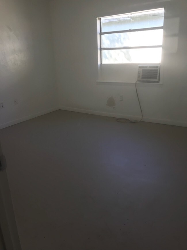 Foto del edificio - 1406 Old Kings Rd