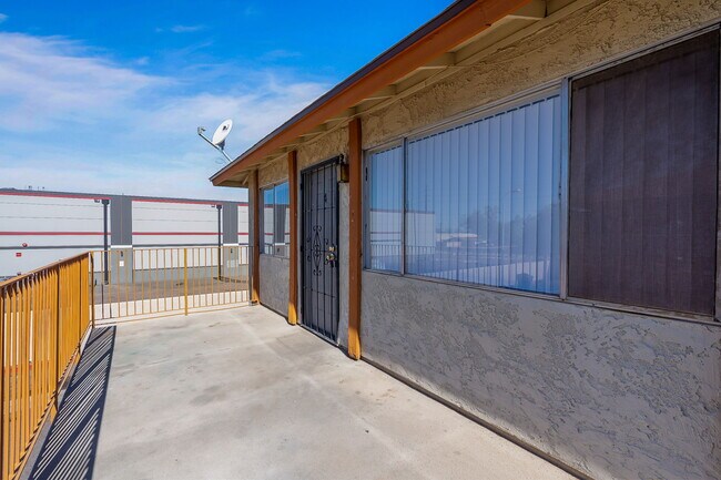 Foto del edificio - 3321 W Loma Ln