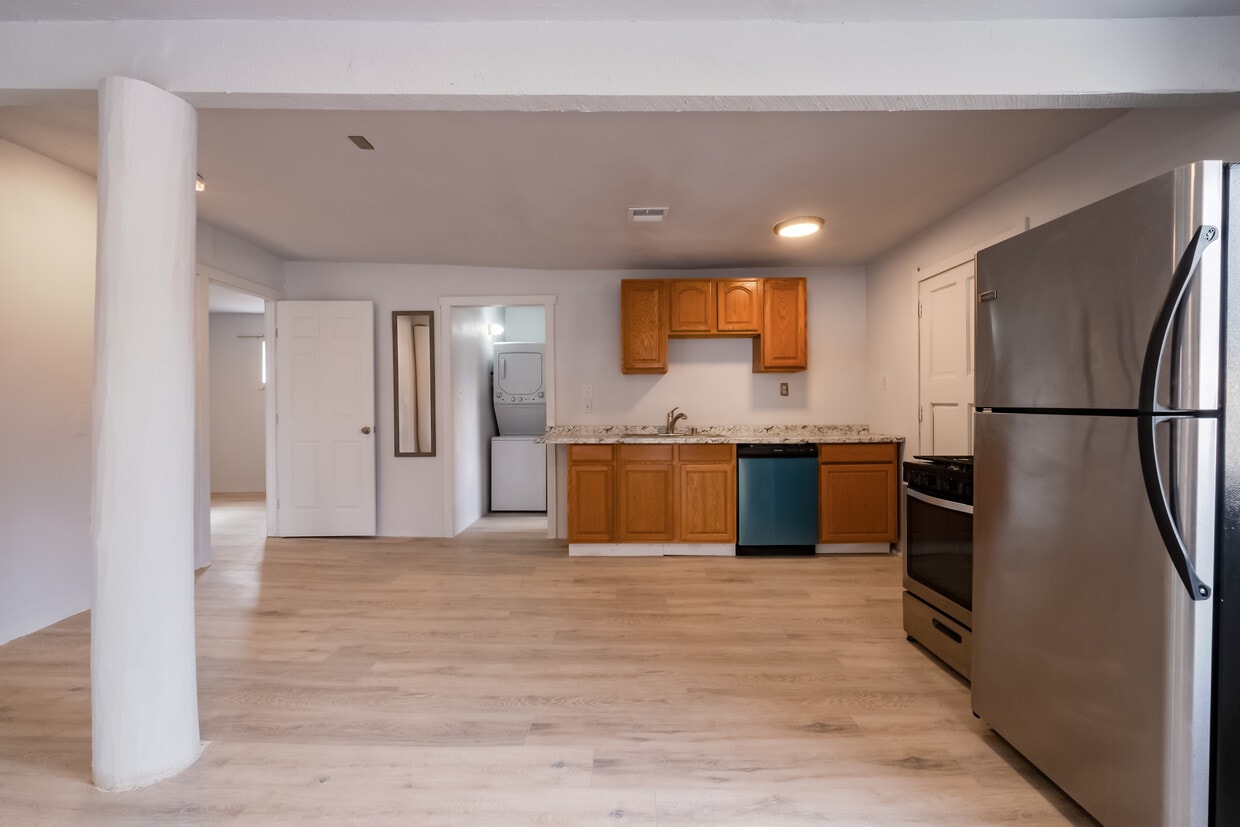 8312 Guadalupe Trail NW, Los Ranchos de Albuquerque, NM 87114 House