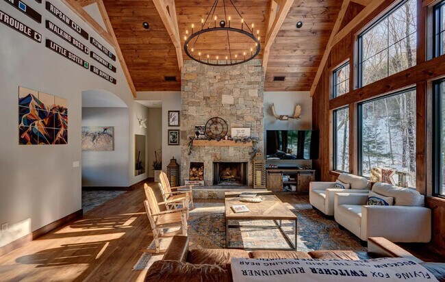 Foto del edificio - 179 S Peak Rd