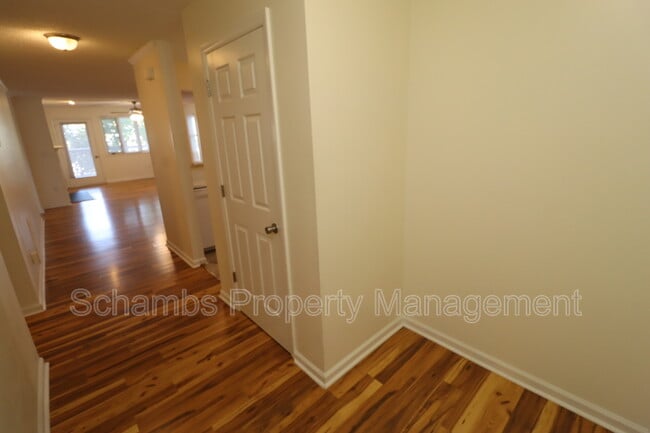 Foto del edificio - 510 Springfork Dr