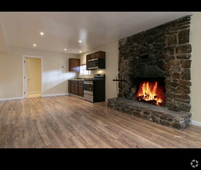Building Photo - 54055 Pine Crest Ave