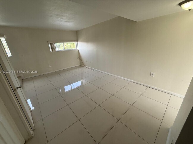 Foto del edificio - 5611 W 25th Ct