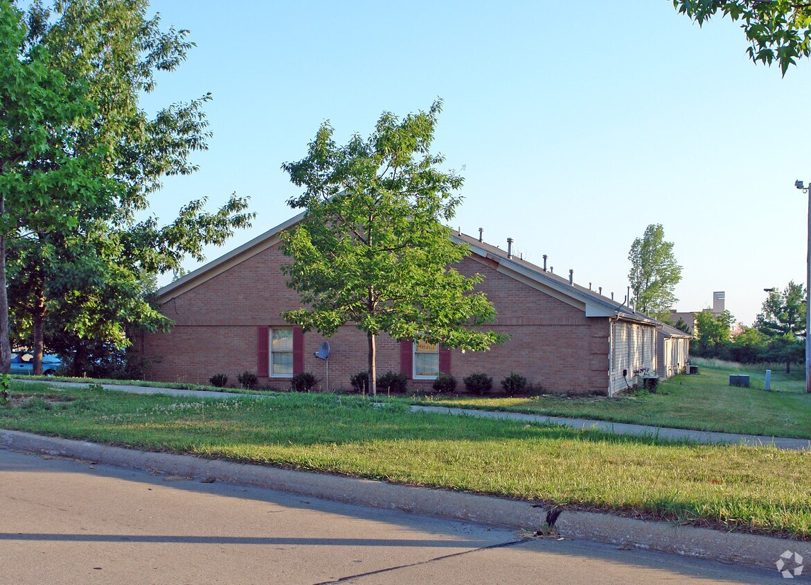 Building Photo - 245-247 Northland Dr