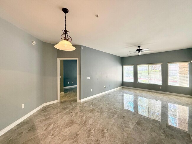 Foto del edificio - 5450 E Deer Valley Dr