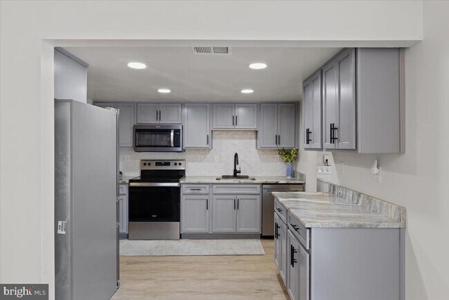 Foto del edificio - 12909 Marquette Ln