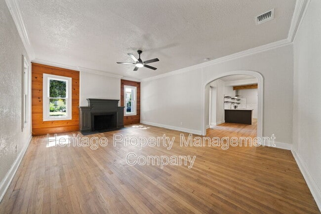 Building Photo - 603 E Evergreen St