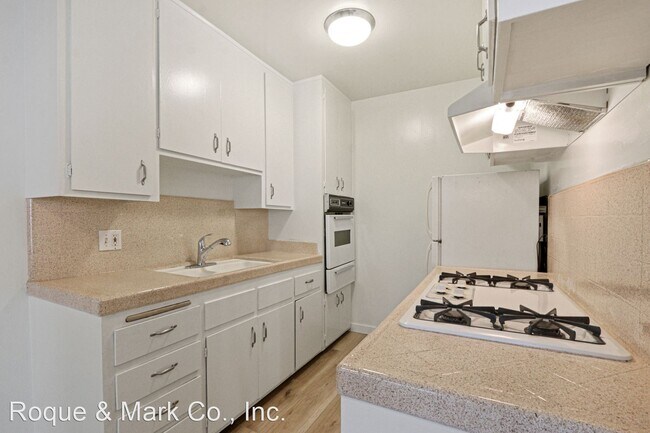 Foto del edificio - 1 br, 1 bath Apartment - 1550 S. Saltair A...