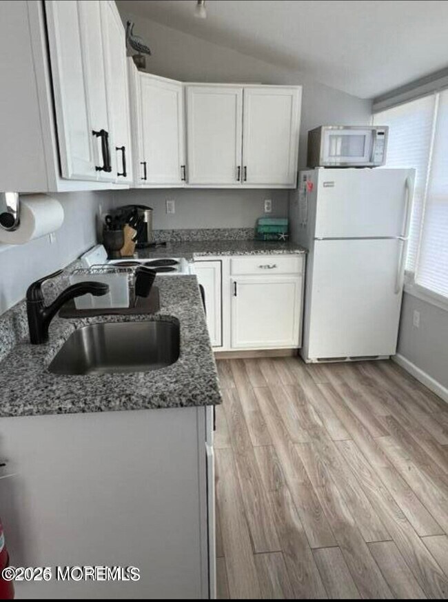 Building Photo - 116 W Plover Way