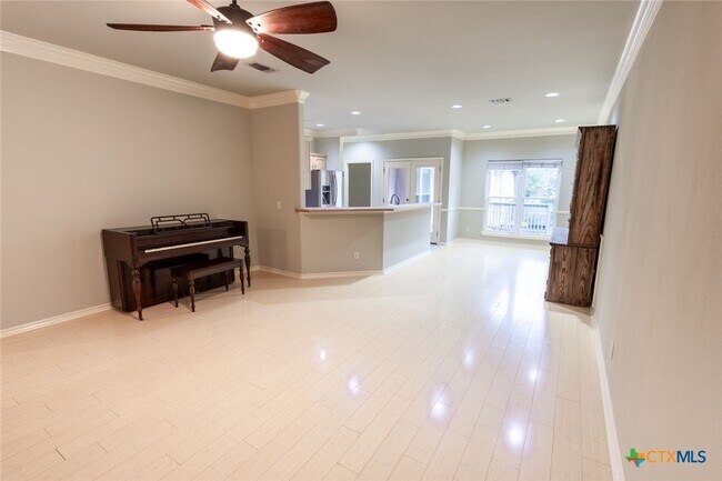 Foto del edificio - 605 Burleson St