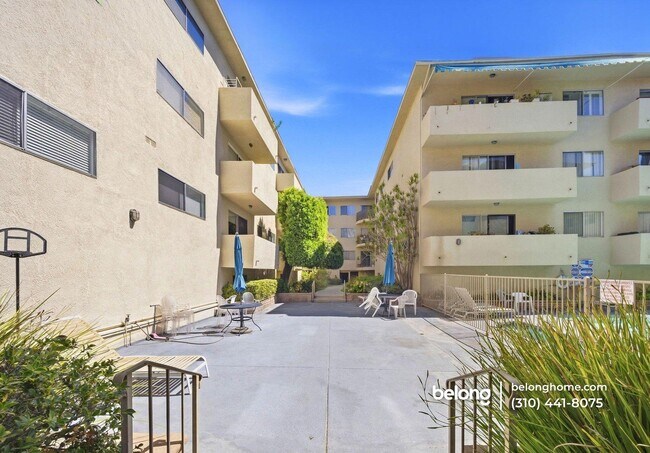Foto del edificio - 5400 Lindley Ave