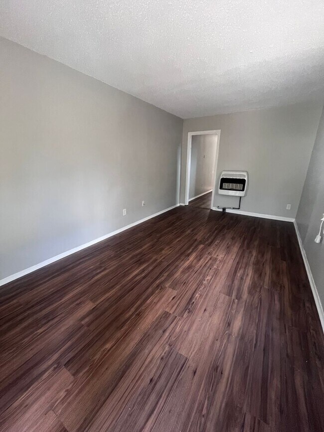 Foto del edificio - 2115 Bennett Ave