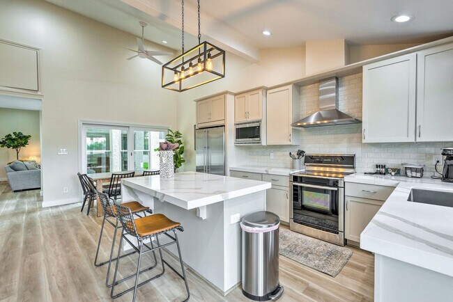 Building Photo - 7833 E Foxmore Ln