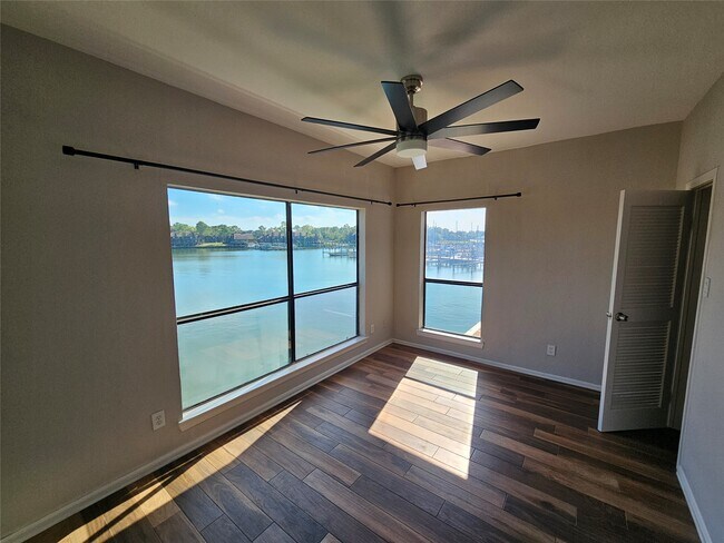 Foto del edificio - 793 Davis Rd