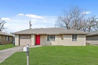 Building Photo - 8829 Woodlyn Rd