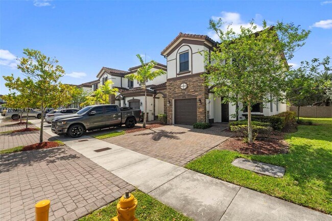 Foto del edificio - 8990 NW 183rd St