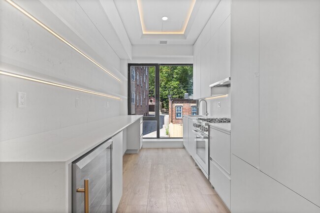 Foto del edificio - 1580 Beacon St