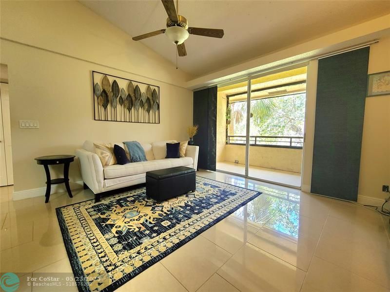 Foto principal - 641 Lyons Rd