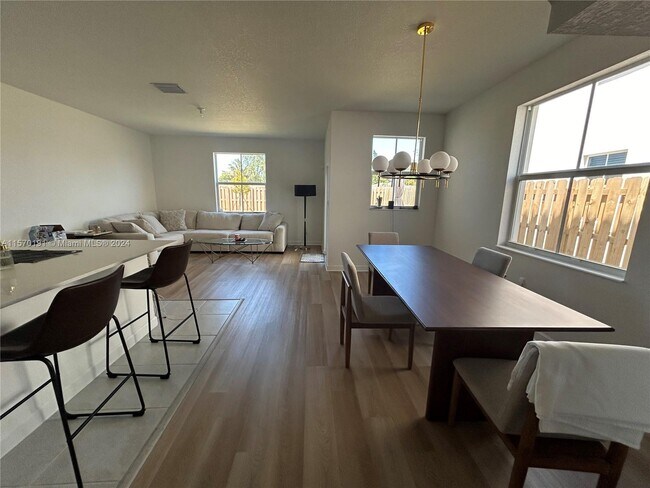 Foto del edificio - 2321 NW 131st Cir