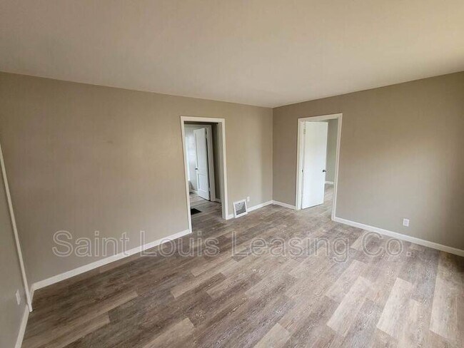Foto del edificio - 10308 St Joan Ln