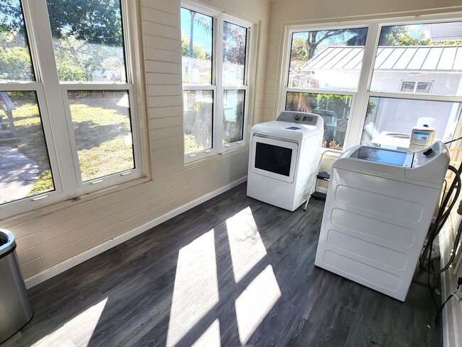 Building Photo - Updated 3-bedroom, 2-bath home