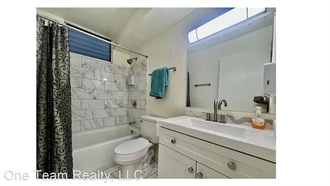 Building Photo - 2 br, 1 bath House - 94-054 Leolua St, Sui...