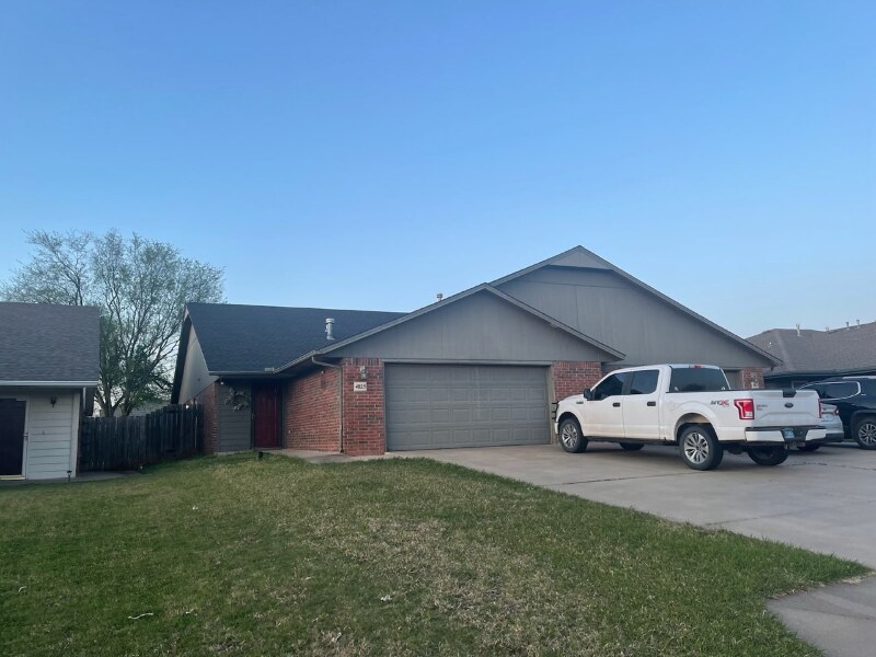 Primary Photo - 4825 N Britton Dr