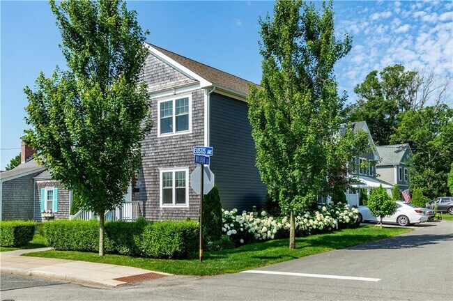 Foto del edificio - 19 Eustis Ave