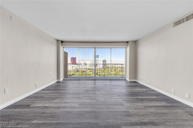 Foto del edificio - 3111 Bel Air Dr