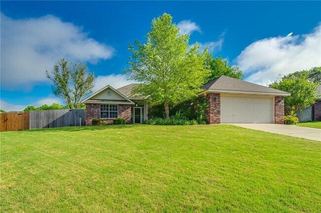 Building Photo - 3110 Magnolia Pl